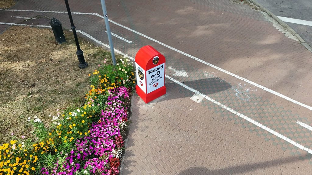 Borna Rădăuți Km 0 – Inima Bucovinei, amplasată în centrul municipiului